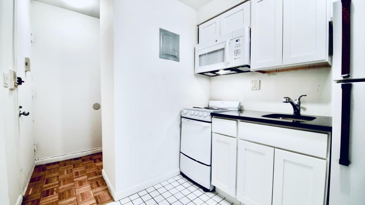 Times Square Manhattan - Private Room In 2 Bedroom Apartment New York Exterior foto